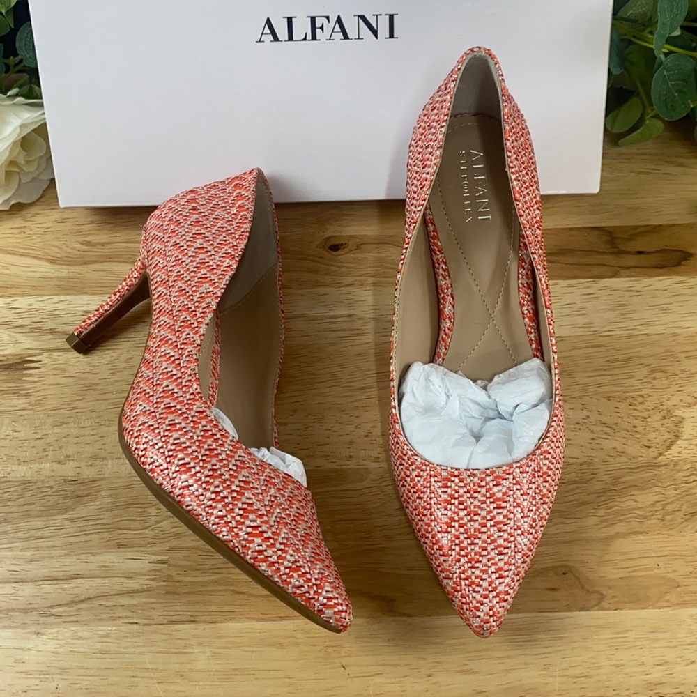 Alfani Red Jeules Pointed Toe Slip On Pumps, 7M